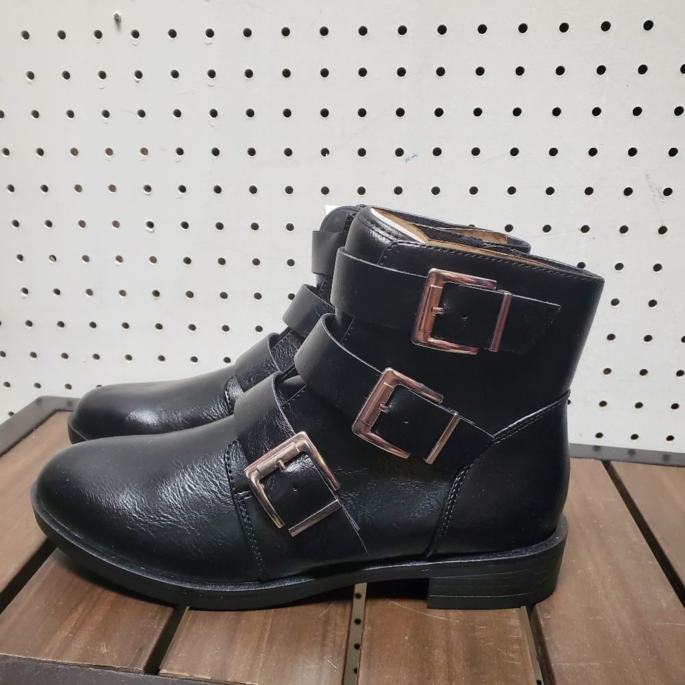 Time & Tru 3 Buckle Bootie Ankle Boot NWT - Picture 2 of 9